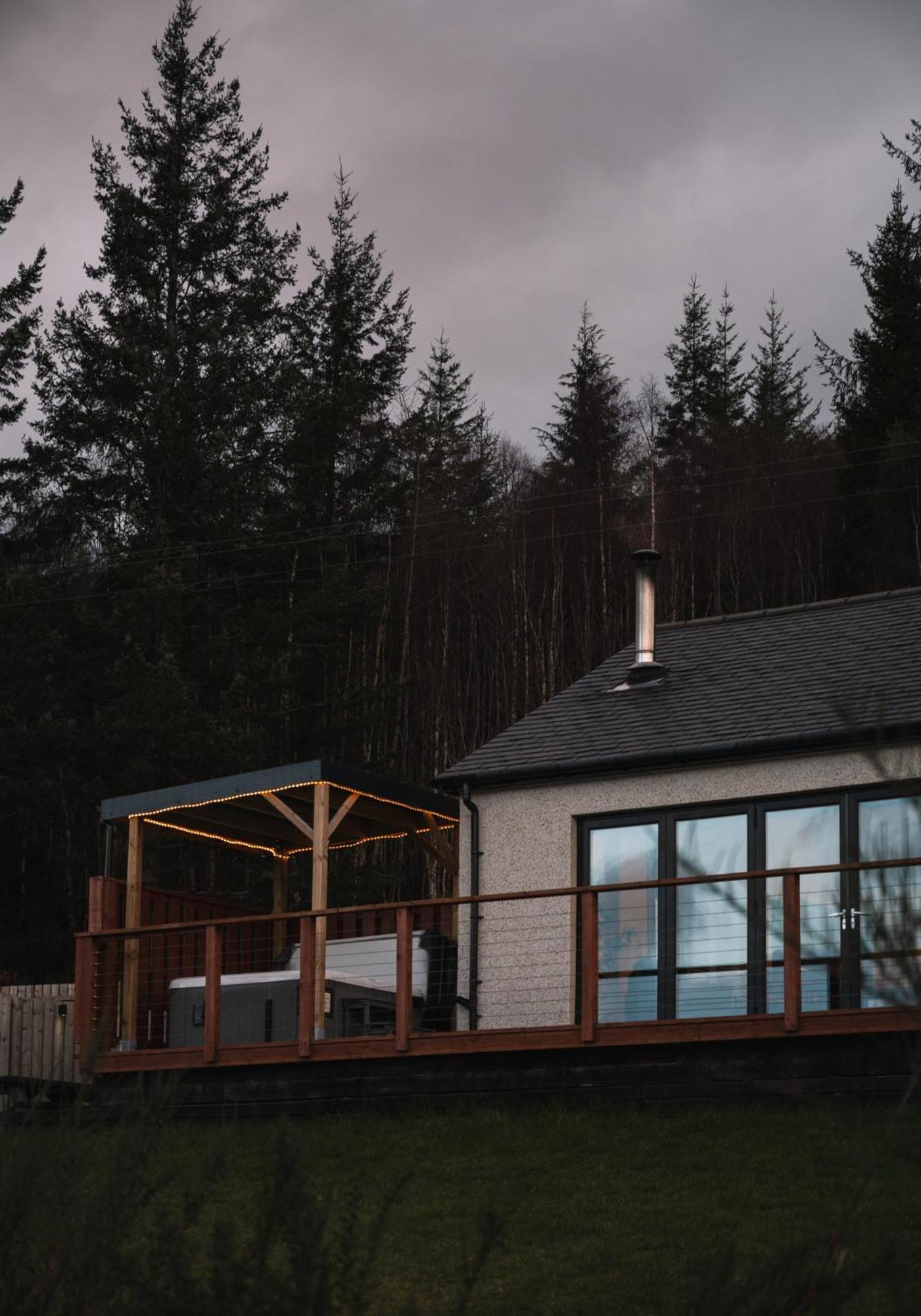 Shoreland Lodges - Cherry Lodge Форт Аугустус Екстериор снимка