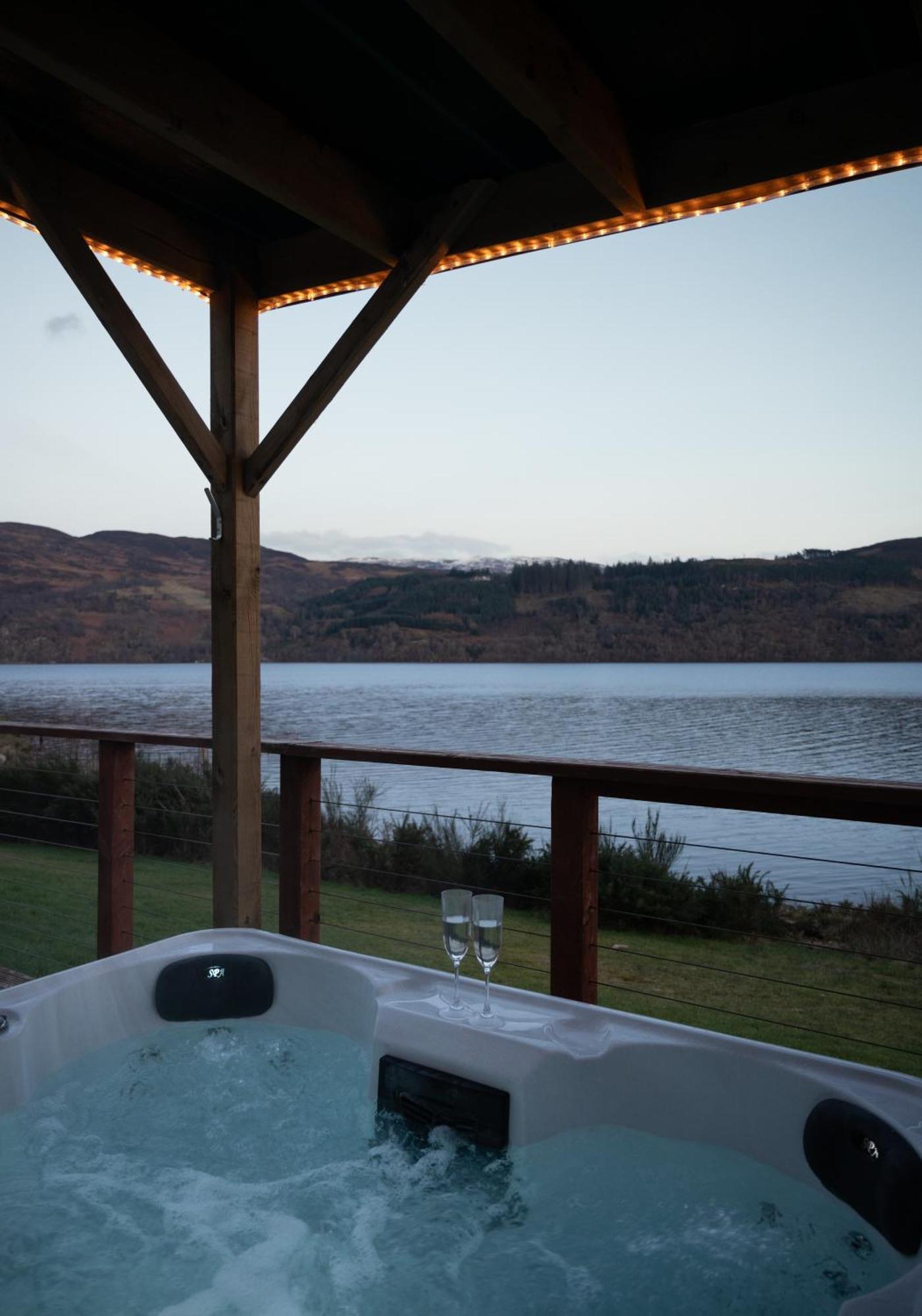 Shoreland Lodges - Cherry Lodge Форт Аугустус Екстериор снимка