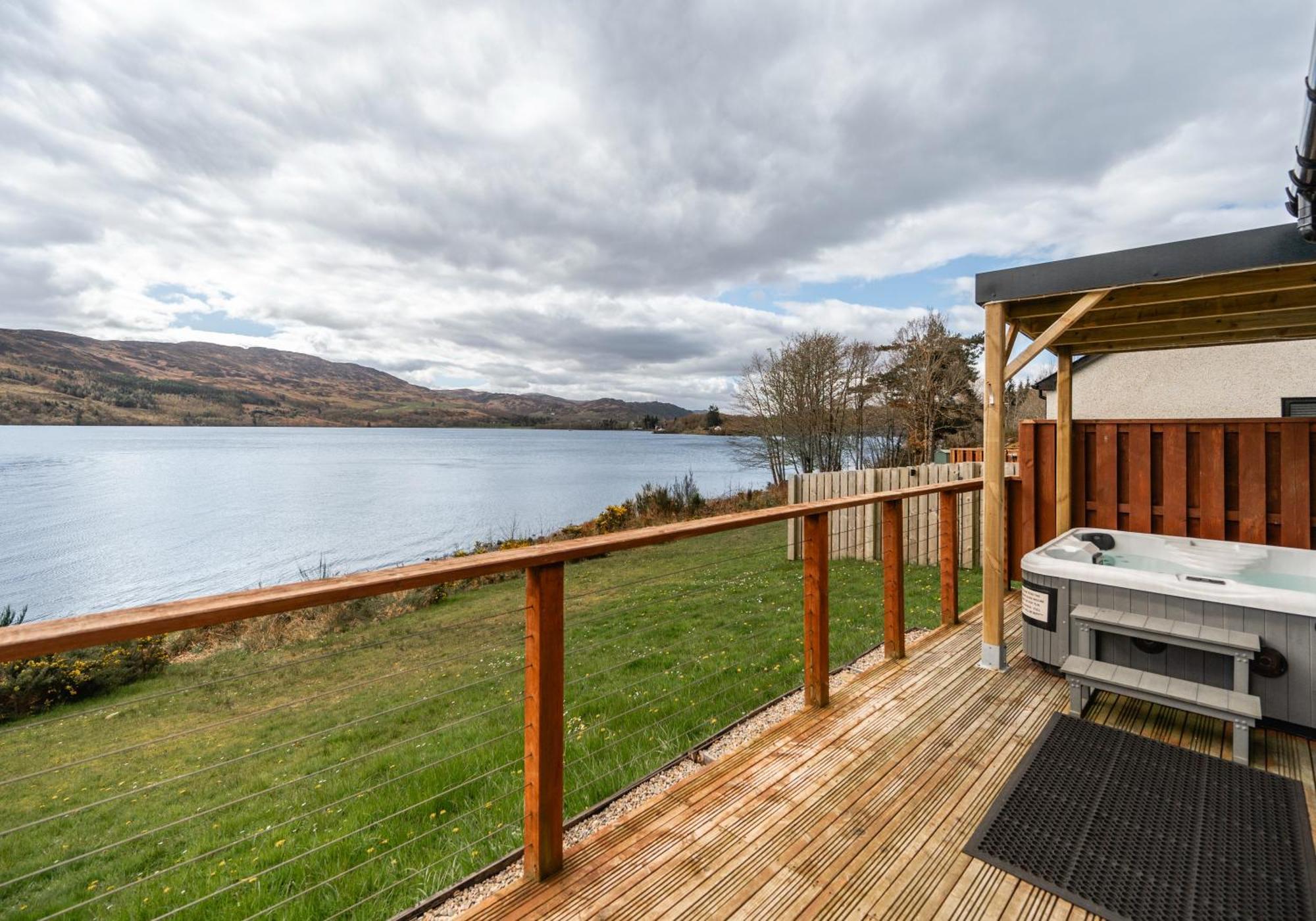 Shoreland Lodges - Cherry Lodge Форт Аугустус Екстериор снимка